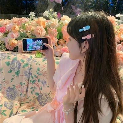 她行走于黑暗中 剧照 1